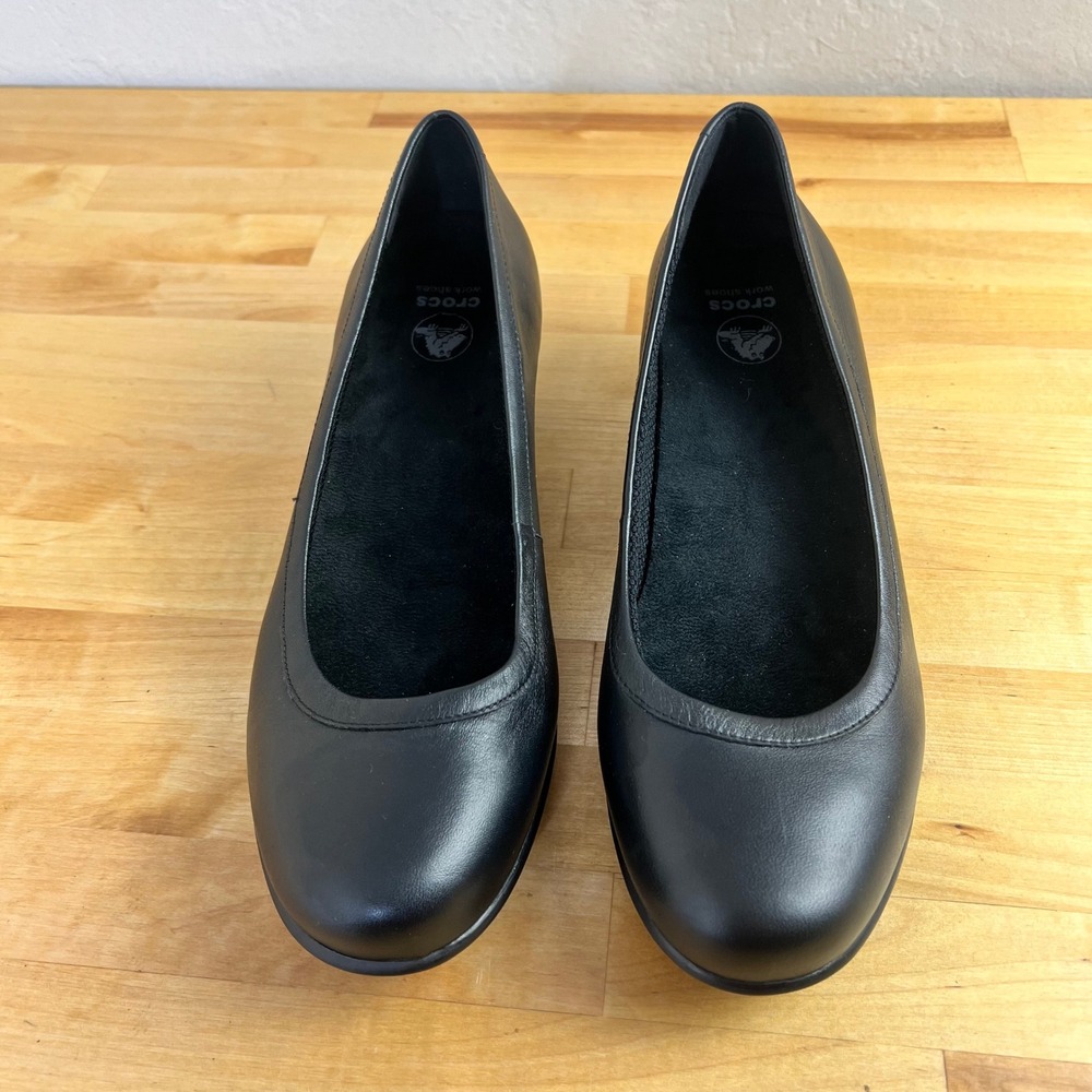 Classic Black Low Heel Women's Pump - Picture 3 of 11